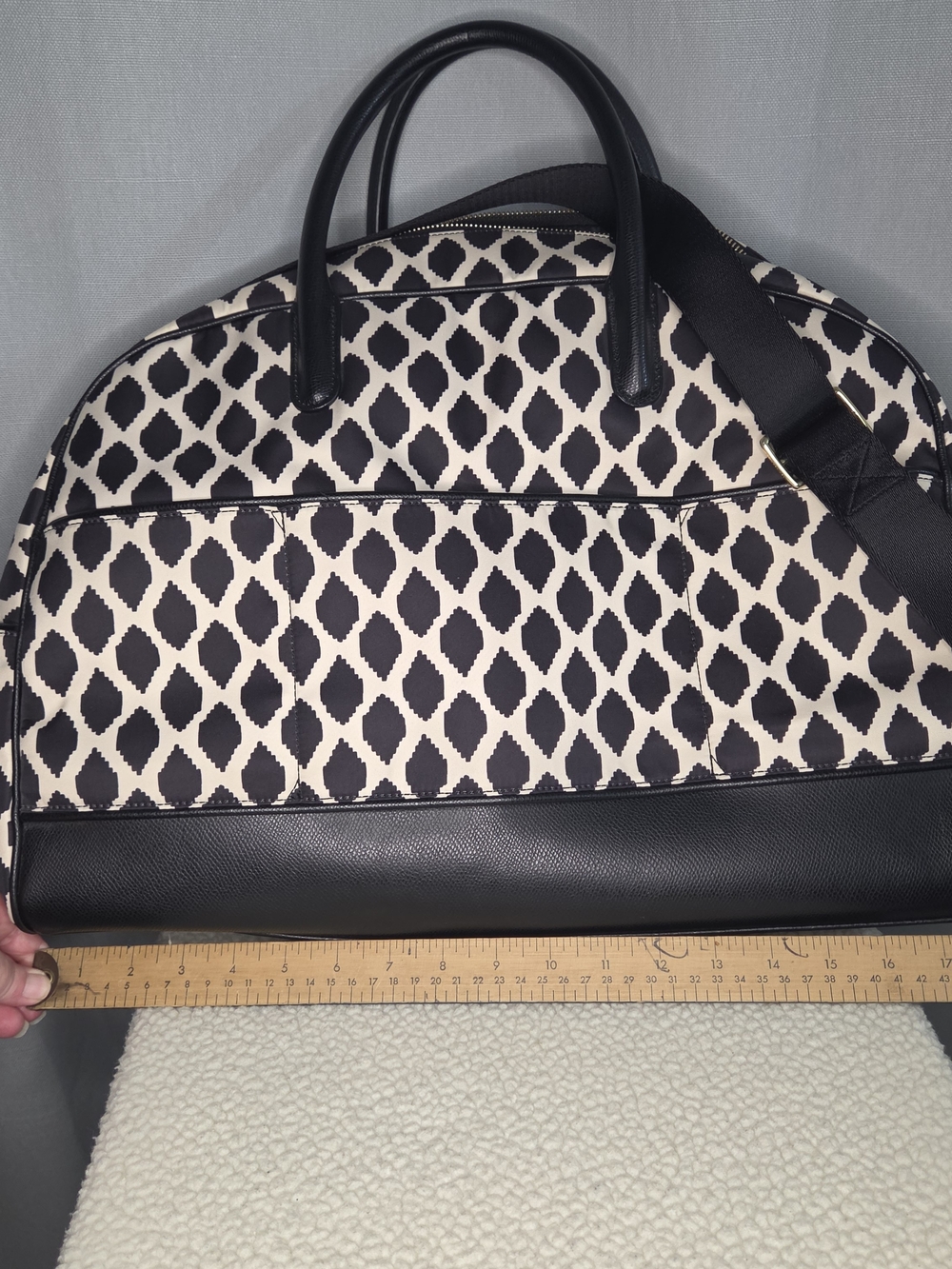 Vera Bradley Black & White Ikat Spots Weekender Bag - Picture 7 of 9